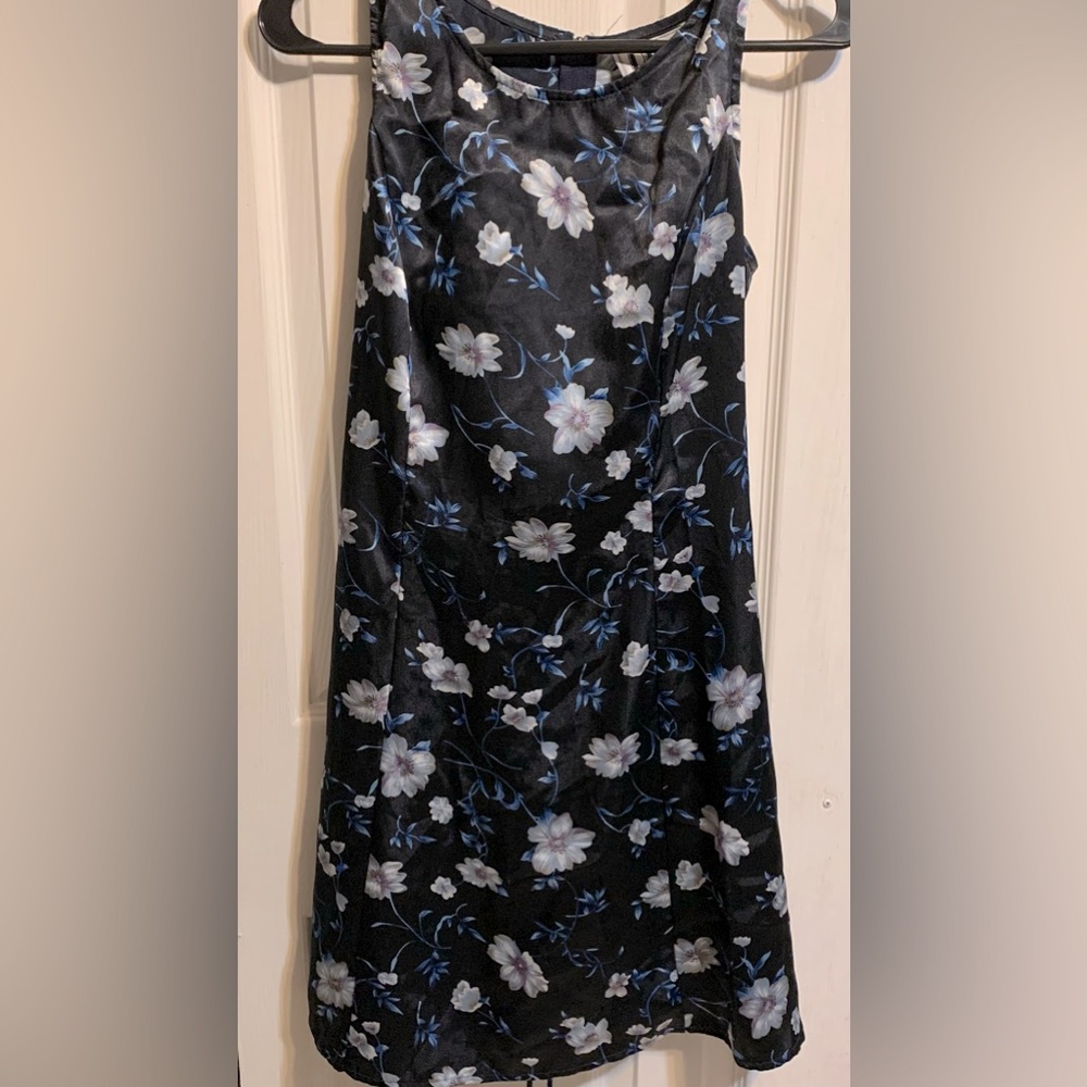 $5 DBY silky flower Dress